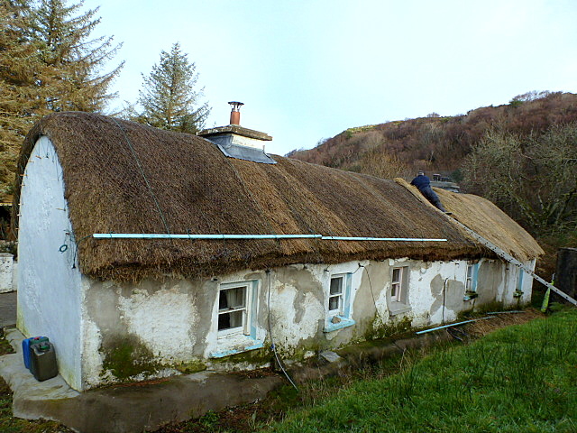 thatched Irish cottage